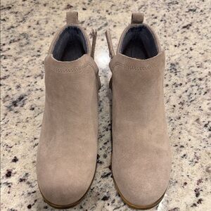 Toms Women's Taupe Suede Ankle Booties